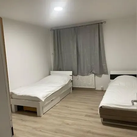 Schoene Mit Kostenlosen Parkplaetze Avd1 * 盖尔森基兴